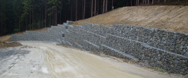 Diaľnica D3 Svrčinovec – Skalité, gabionový oporný múr SO 806-21