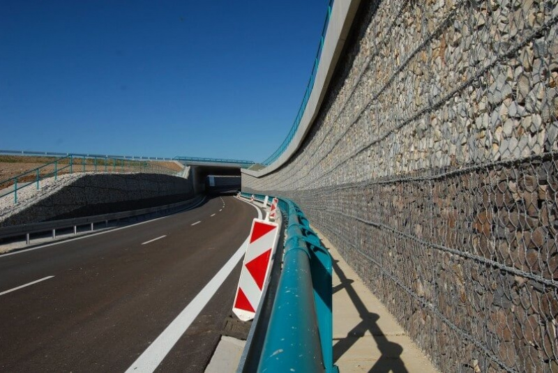 Gabionové obklady z prírodného kameňa andezitu