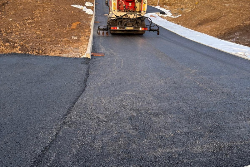 Práve realizujeme / Prístupová komunikácia - Počúvadlo - foto