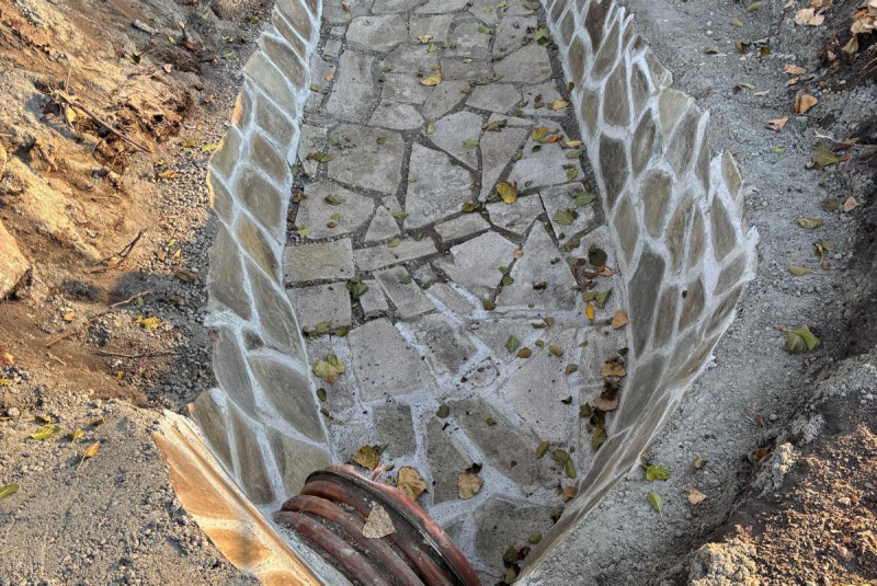 Práve realizujeme / Prístupová komunikácia - Počúvadlo - foto