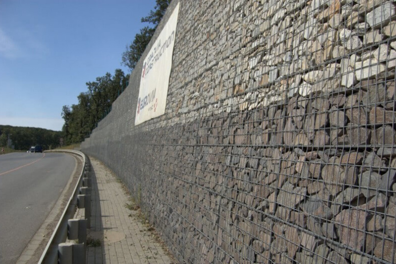 Gabionové obklady z prírodného kameňa andezitu