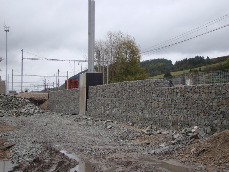 Rekonštrukcia železnice Púchov – Žilina, UČS 49-32-02, gabionový múr, TerrameshSystem