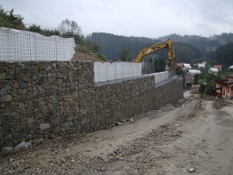 Diaľnica D3 Svrčinovec – Skalité, gabionový oporný múr SO 807-22