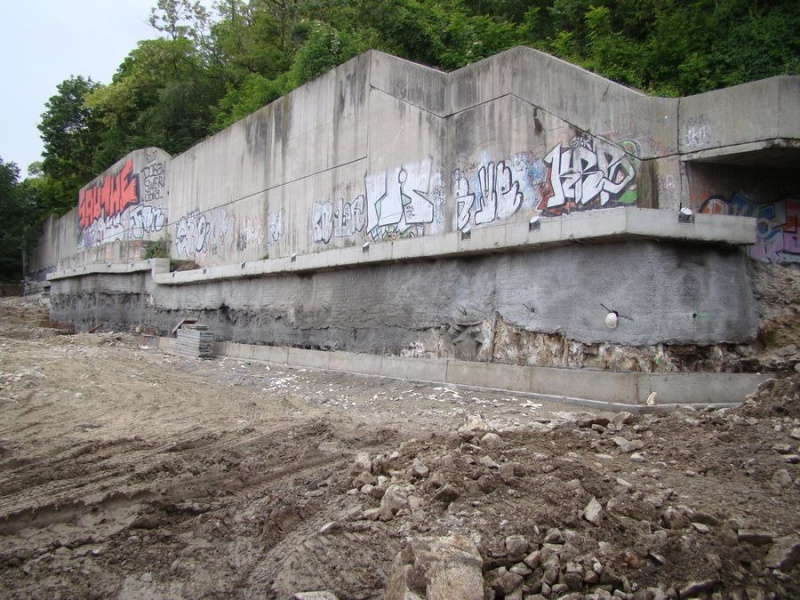 Gabionový obklad polyfunkčné meststké centrum Zuckermadel Bratislava Gabionový obklad polyfunkčné meststké centrum Zuckermadel Bratislava