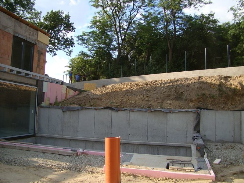 Gabionový plot a obklad RD Stupava