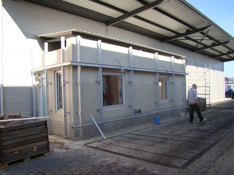 Gabionové obklad objektu vážnice vo Vinárskych závodoch Topoľčianky Gabionové obklad objektu vážnice vo Vinárskych závodoch Topoľčianky