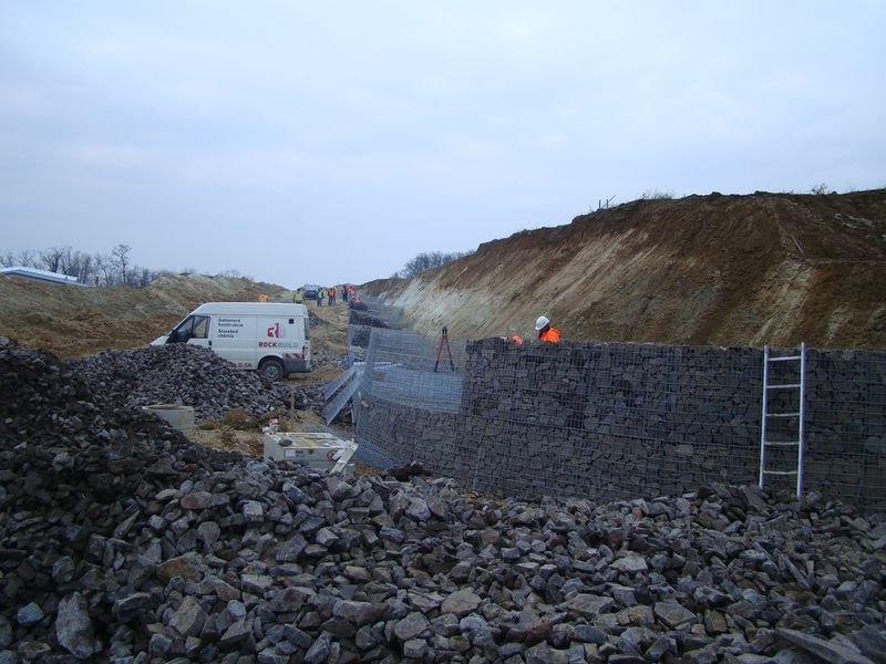 Gabionové mostné krídla, R1 Nitra – Selenec, SO212 Gabionové mostné krídla, R1 Nitra – Selenec, SO212