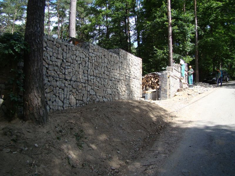 Gabionový plot pri RD Lamač