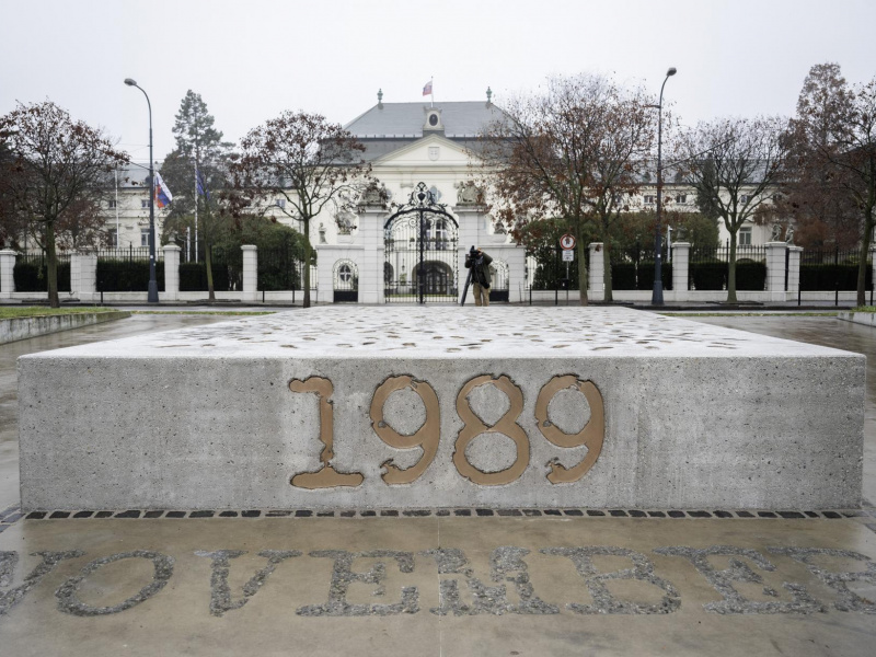 Pamätník 17. novembra 1989 Pamätník 17. novembra 1989