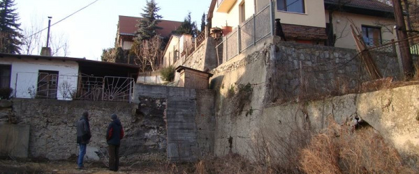 Gabionový obklad betónového múru RD Kramáre Bratislava
