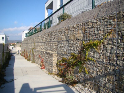 Vystužené svahy z gabionových konštrukcií